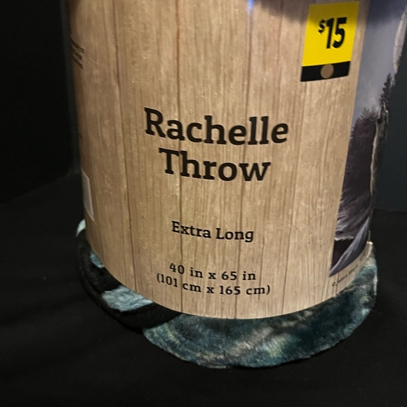 “Howling Wolf” Rachelle  40x65" Extra Long Plush Throw NEW - Picture 6 of 7